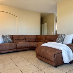 Large Power Reclining Sectional-FREE DELIVERY 🚚 