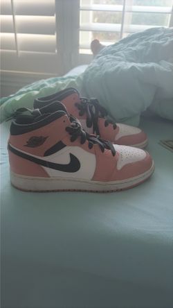 Pink Nike 4 1/2 size