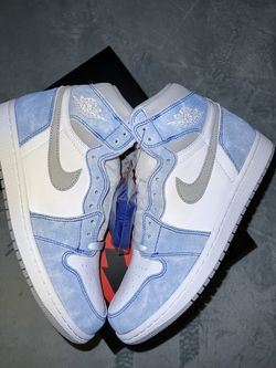 Jordan 1 Retro High Hyper Royal