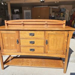 Bassett Oak Wood Sideboard With 3 Drawers And 2 Cabinets