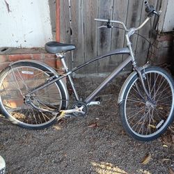 2009 Blue GT Aerostar Urban 3 Speed Cruiser with a low-maintenance Gates Belt Drive, internal 3-speed gearing,