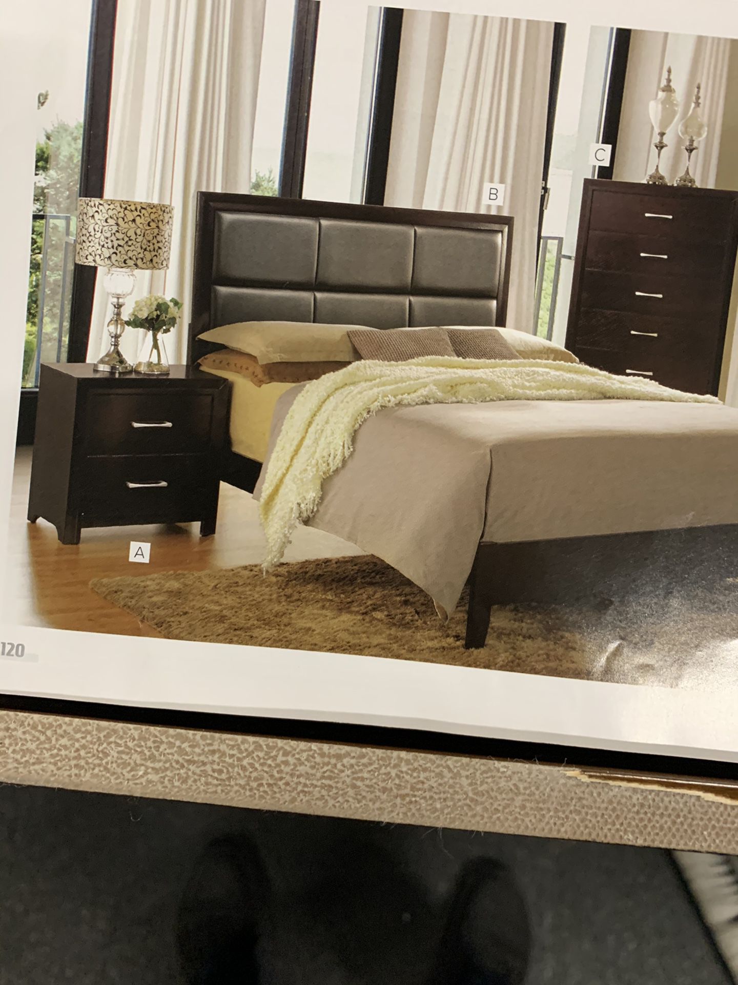 Queen bed room set on Sale (includes queen bed frame, dresser, mirror and 1 congratulations