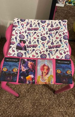 K-Pop Zipper Pouch with McDonald's Collectible Cards