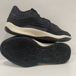 Nike Men’s KD 16 Size 9 Basketball Shoes