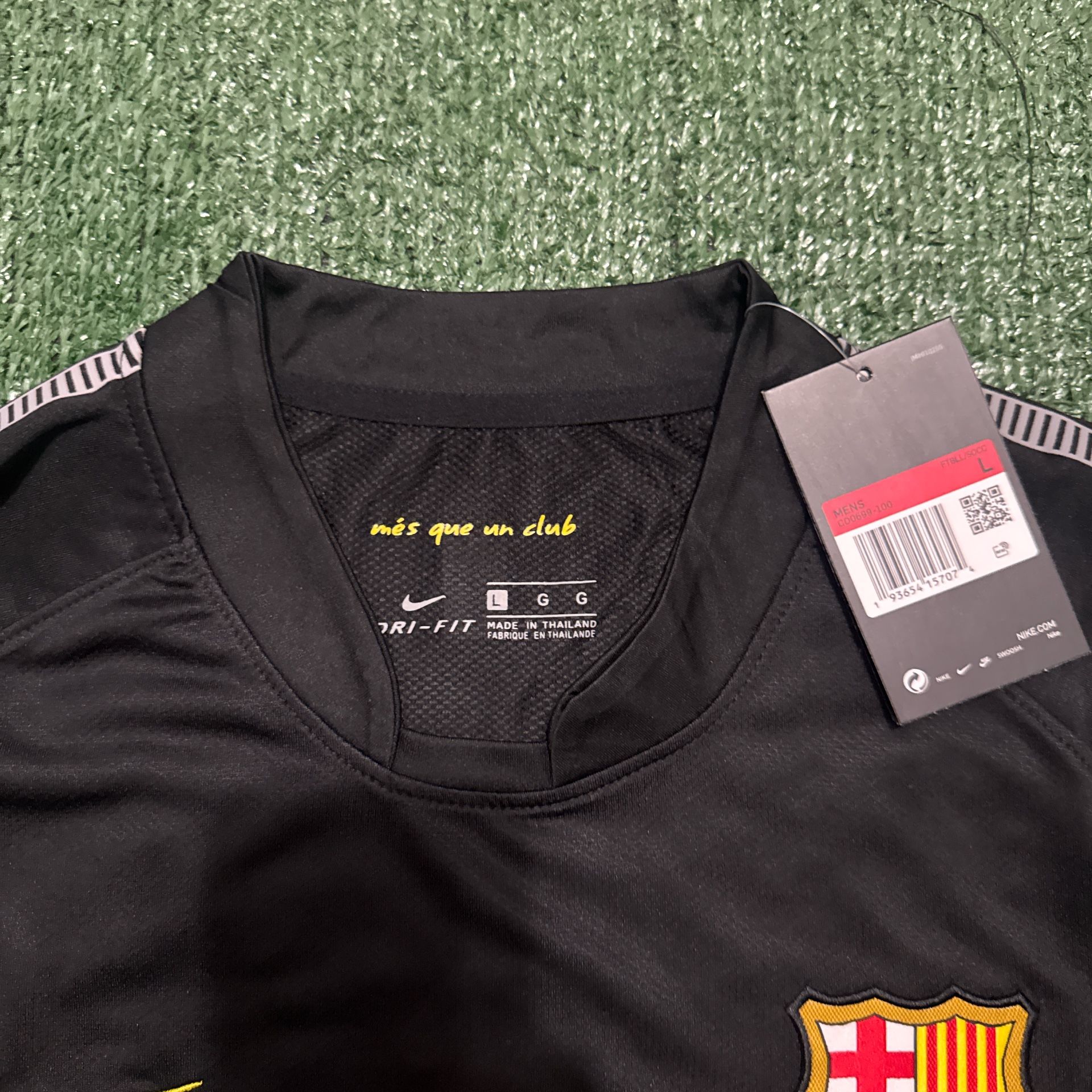 Vintage FC Barcelona Jersey Iniesta #8