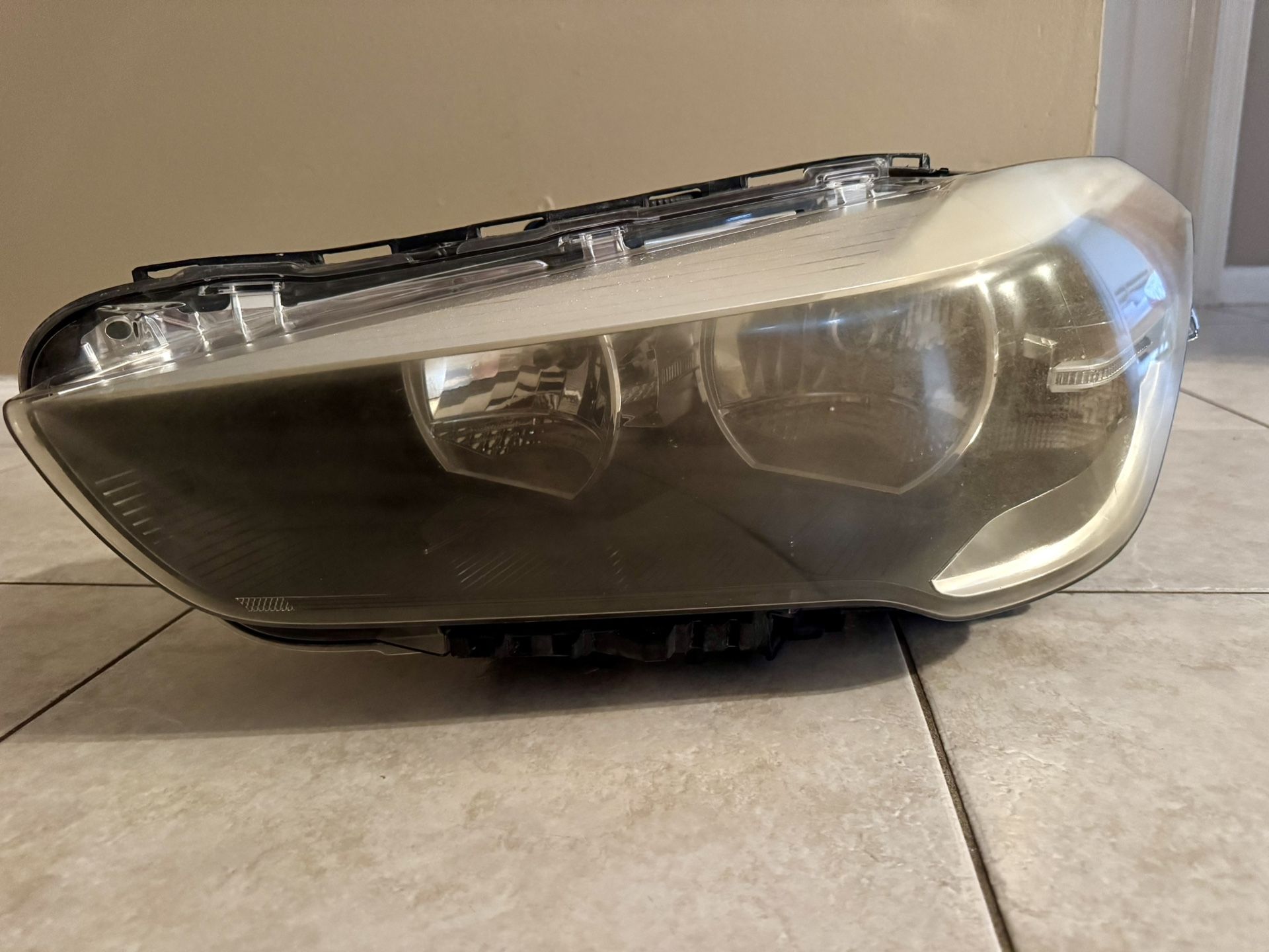 2016-2020 BMW X1 F48 HEADLIGHT PASSENGER Light HALOGEN 16-20 OEM (contact info removed)3