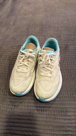 Women’s Hoka RinconRunning shoes size 7.5