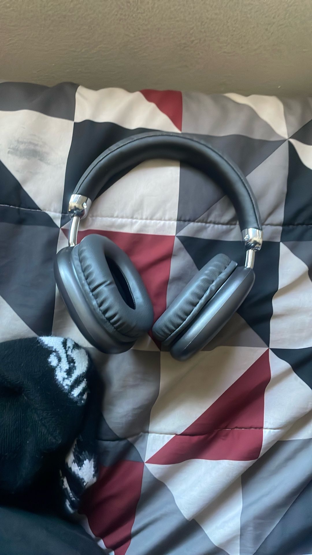 BT-958 Wireless Over-Ear Headphones ( Pick Up Only)