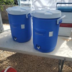 5 Gallons Water Jug By Rubermaid  I ASK $25.00 Each,or BEST Offer 