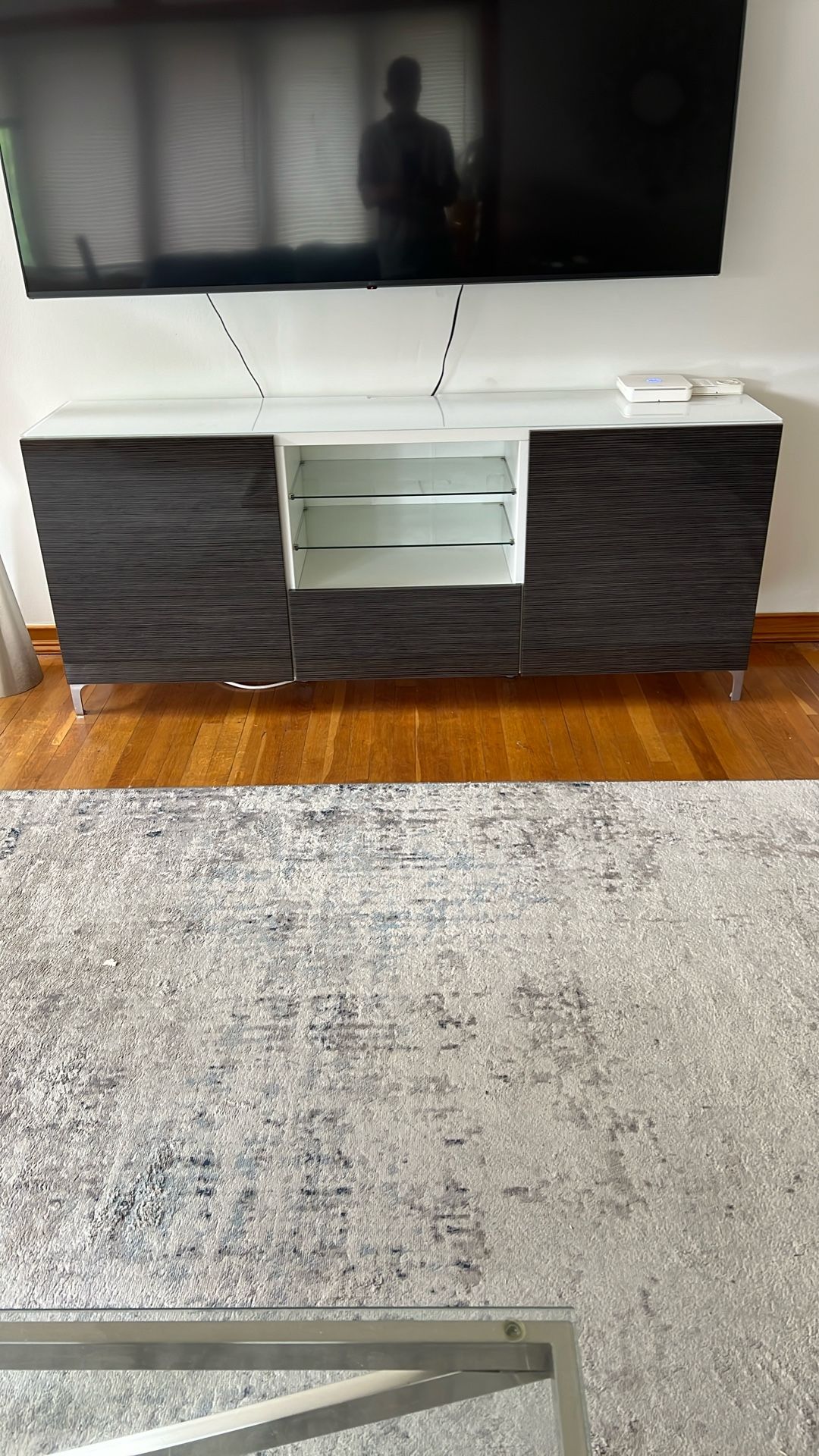TV Cabinet,mint Condition Not A Scratch!