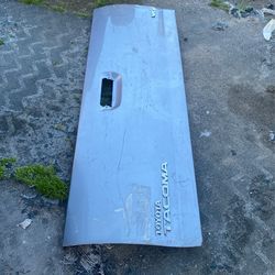 Toyota Tacoma Tailgate Silver Color
