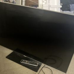 ROKU + 50” LED LCD smart TV Bundle