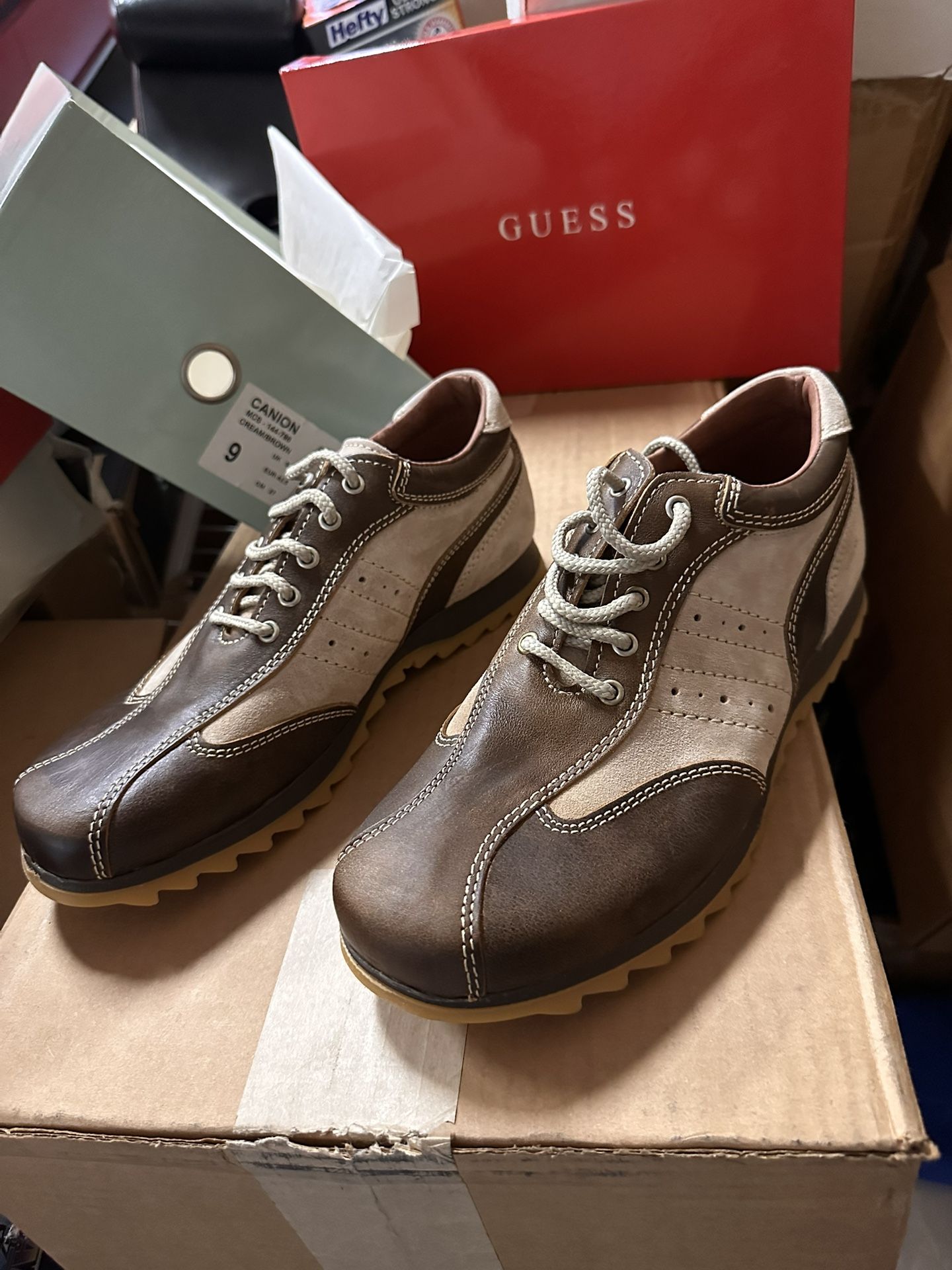 Guess Men Shoes NEW Size 9