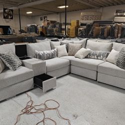 Jameson Ecru 6Pc sectional  $2199 Financing available  We can deliver 🚚