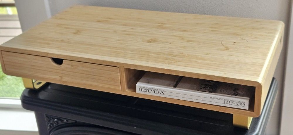 Table Top Portabe Desk With Power Ports