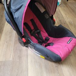 Graco Car Seat With Seat Anchor. 
