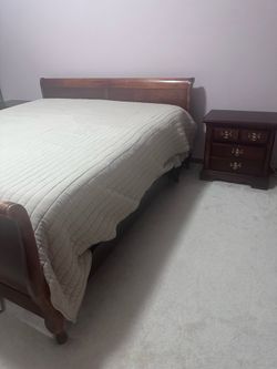 Wood bedroom furniture