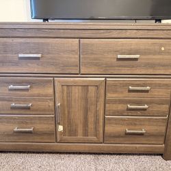 Wood Dresser (HEAVY) 