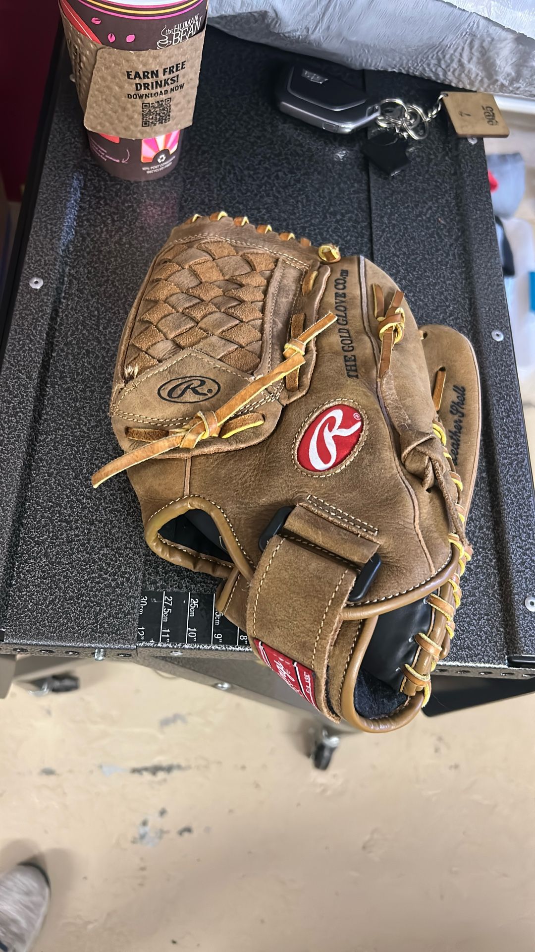 Rawlings baseball glove in perfect condition