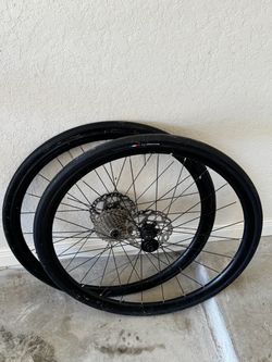 Bontrager R1 Road Bike Wheelset with Tires