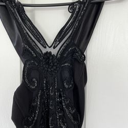 Beautiful long black dress size small very elegant Kris Kross back