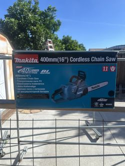 XGT 16 in. 40V maxBrushless Electric Battery Chainsaw (Tool Only)