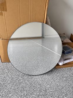 Black round mirror