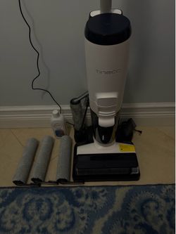 UNDER WARRANTY UNTIL JULY 2027! Tineco iFLOOR 5 Breeze Complete Wet/Dry Vacuum 🌟