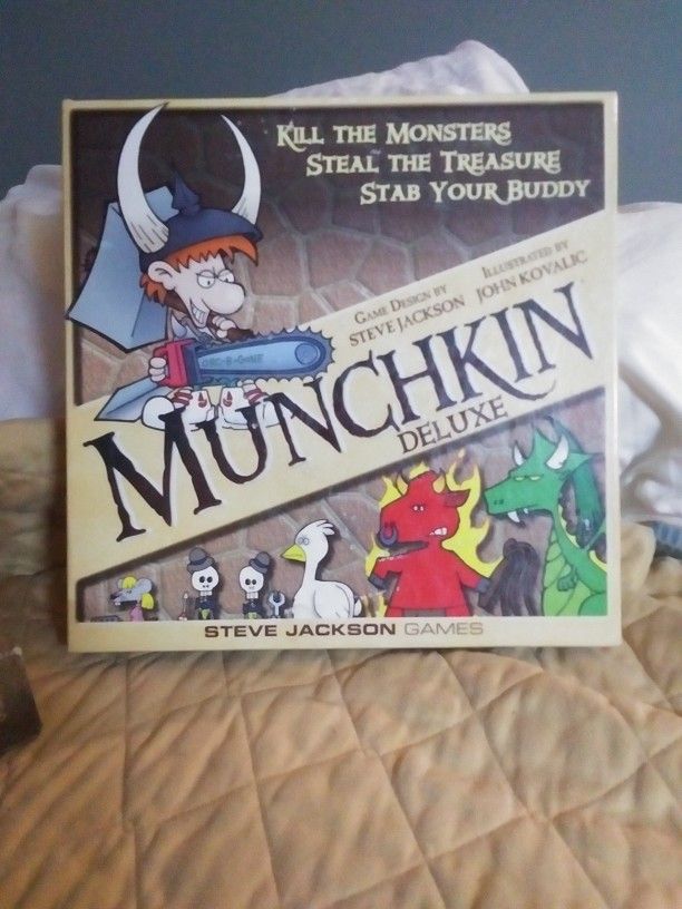 Munchkin Deluxe Board Game