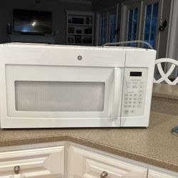 GE Microwave Oven