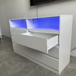 Six Drawer Double Dresser With Power Outlet Accent Chest Of Drawers With Led Light, Modern White Storage Dresser With Charging Station
