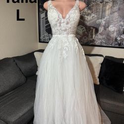 I have these beautiful new wedding dresses for sale