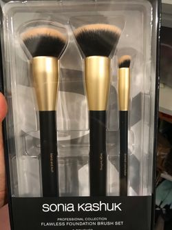 New Sonia Kashuk makeup brush set