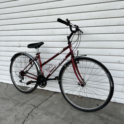 Women’s Hybrid Bike