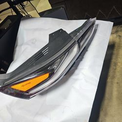 19-20 Hyundai Santa Fe  Front Right Passenger Side Daytime Running Light Lamp