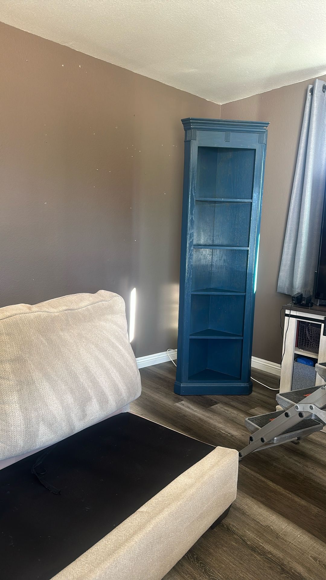 2 Wood Corner Shelves 