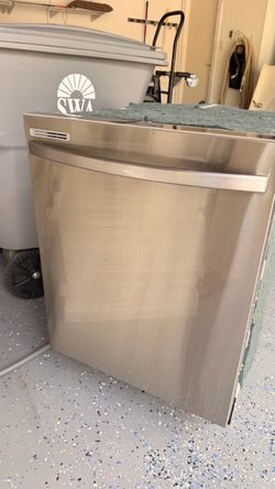 Dishwasher one year-old Samsung