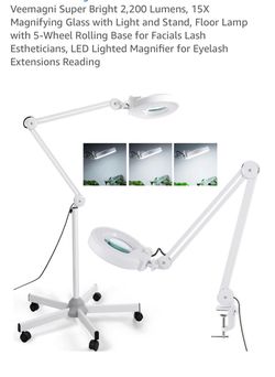Magnifying floor lamp