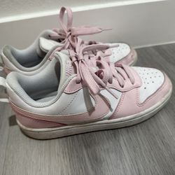 Kids Nikes 3.5y