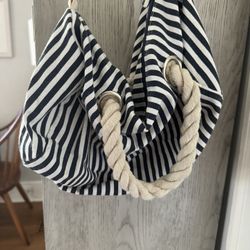 Striped Duffle Bag White/blue 
