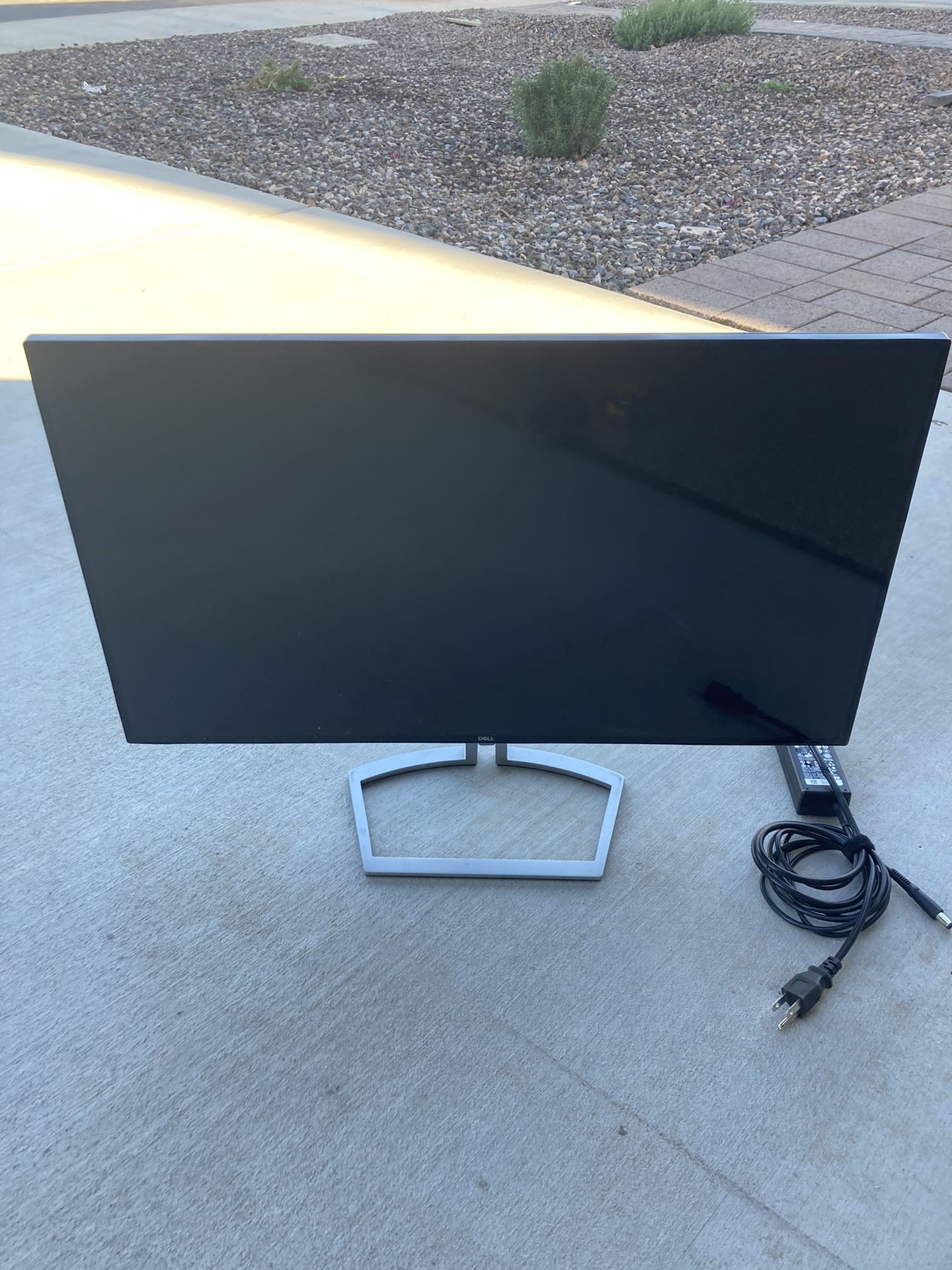 Dell Computer Monitor 27”