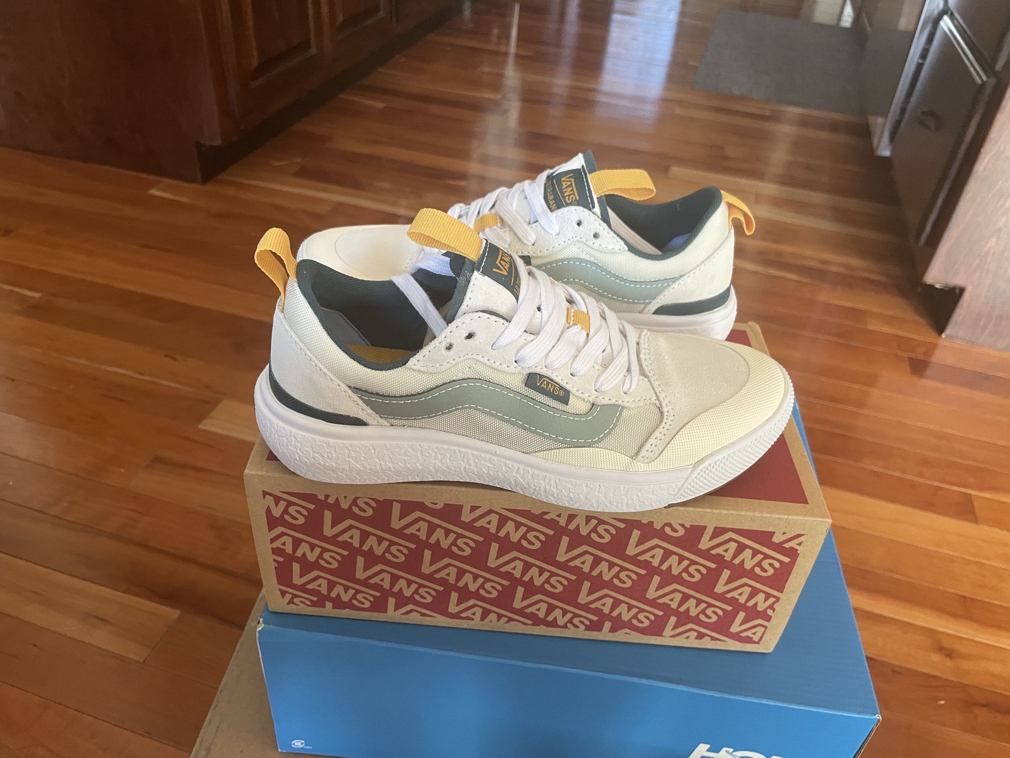 VANS UltraRange Exo, Men’s US Size 4.5, Green/Marshmallow | VN0A4UWMV0N