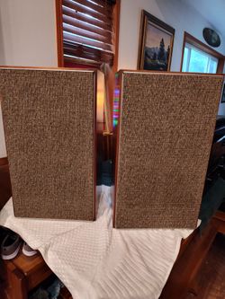 Sandwich Loudspeakers Made By Leak
