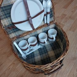 Full Picnic Basket w/ Leather Straps