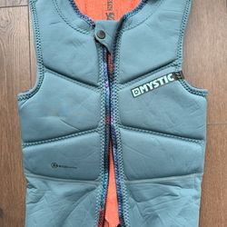 Life Vest Mystic XS with protection pads