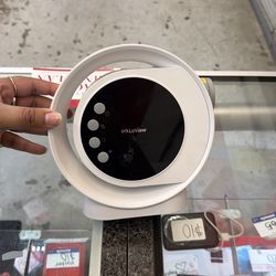 La view projector with remote and accessories