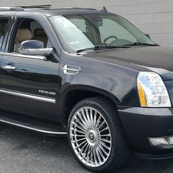 2010 CADILLAC ESCALADE