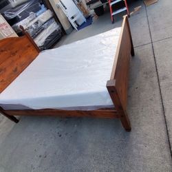 Queen Bed Open Box As Is With Mattress Memory Foam 450