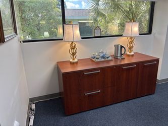 Large Executive Office Storage Credenza – Cherry Finish – Lockable Cabinet