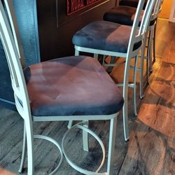 4 Bar Stools